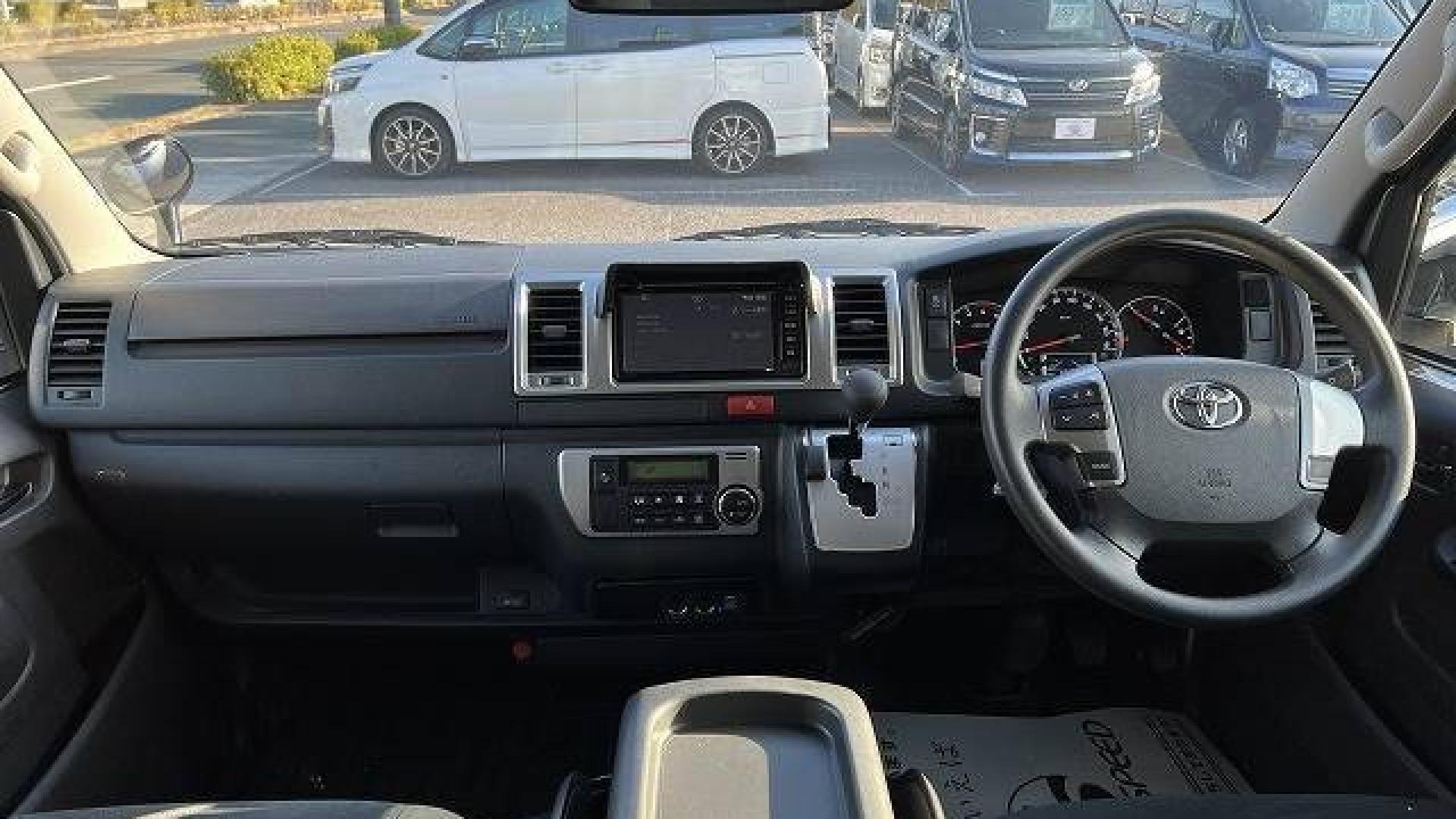 Toyota Hiace 214
